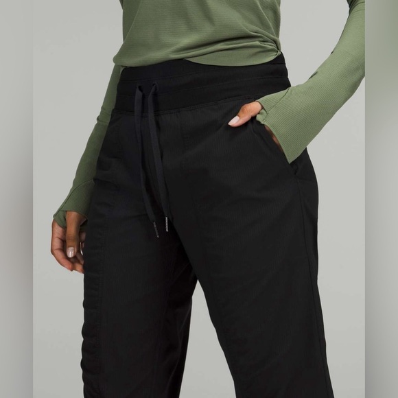 Lululemon Mid-Rise Dance Studio Jogger Black, Size 14 - Picture 4 of 14
